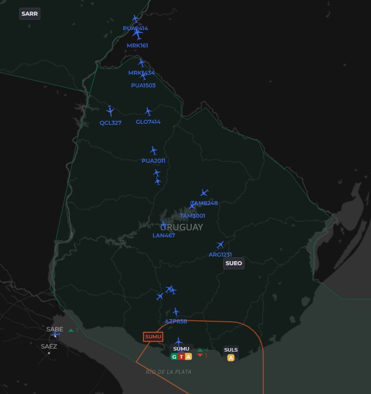 FirMontevideo's tweet photo. ✨ ¡Gracias por acompañarnos en OPEN RADAR! ✨
El sábado vivimos la reapertura de los cielos paraguayos con la ruta SGAS – SUMU – SGAS, full ATC y con gran participación 🙌

Evento histórico junto a FIR Montevideo, VATPAR y VATSIM Argentina 🌎✈️
Les dejamos algunas imágenes 👇 https://t.co/UsobVfEIGL
