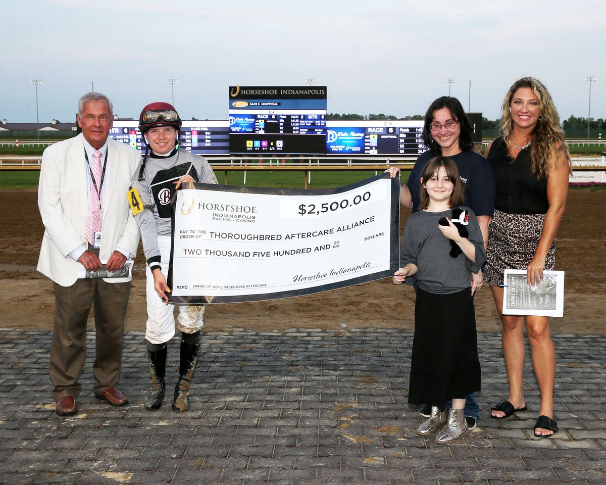 DIVOT DIGGER (Knicks Go) aced it <a href="/HSIndyRacing/">Horseshoe Indianapolis Race Course</a> (Muddy) in the <a href="/TBaftercare/">Thoroughbred Aftercare Alliance</a> Purse with <a href="/jpelliott95/">Jane Elliott</a> for Eddie Kenneally and Boxman Stables in the Maiden Juvenile. <a href="/MollyJoRosen/">MollyJoRosen</a> and Tiny Tepin joining <a href="/RacingRachelM/">Rachel McLaughlin</a> for the presentation on a special Empire of Hope Night.