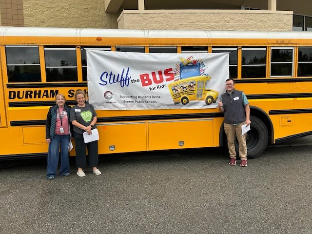 We are so thankful for all of our amazing volunteers and supporters! Stuff the Bus for Kids wouldn't be as big of a success without you 🚌
Bring your school supply donations to Fred Meyer- 12906 Bothell Everett Hwy and
QFC- Claremont Village 4919 Evergreen Way