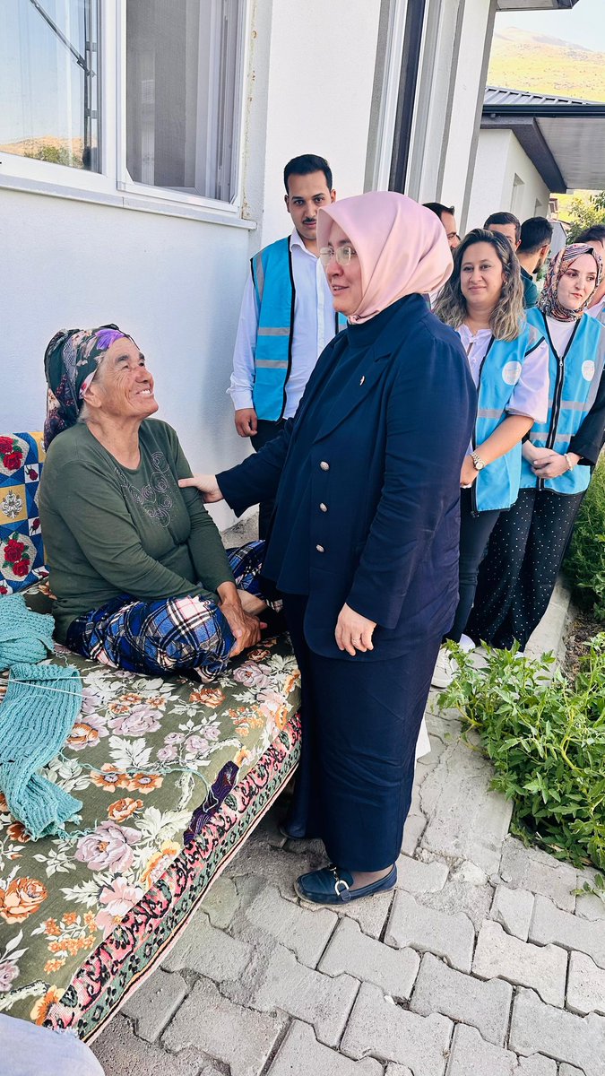 drtubakoksal's tweet image. 📍#Nurhak /#Pınarbaşı Mahallesi

Yerinde dönüşüm çalışmalarını bitirip hanelerine kavuşan, çalışmalarına devam eden hemşehrilerimize hayırlı olsun dileklerimizi ileterek, mahalle sakini hemşehrilerimizin taleplerini dinledik…