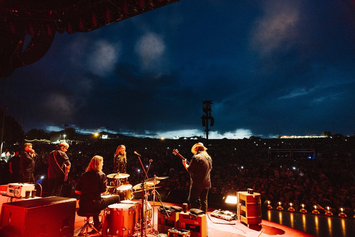 ChrisStapleton's tweet image. West Valley City, UT, Night 1 • 8.15.2025

📸: @andybarron