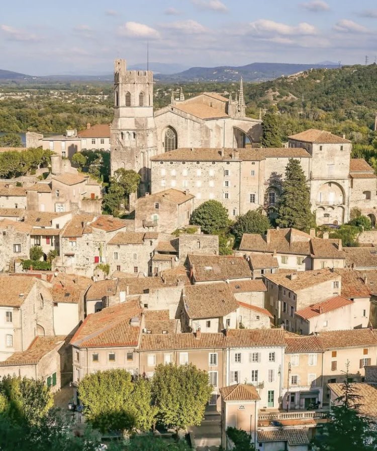 Bezoek aan de kleinste kathedraal van Frankrijk, in Viviers. Wat een indrukwekkende ruimte!