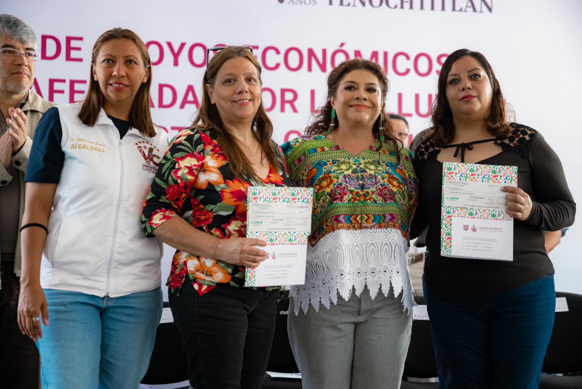 ClaraBrugadaM's tweet image. Desde el primer minuto de la emergencia por las lluvias hemos estado presentes recorriendo la zona, realizando censos y brindando apoyo con comida y resguardo. Hoy regresamos con ayuda directa porque las familias no están solas, cuentan con sus gobiernos y con la alcaldesa…