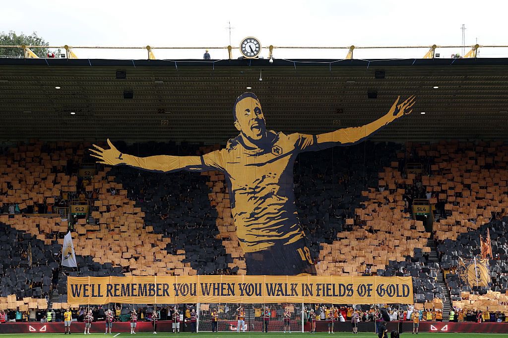 ryzaa123's tweet image. Fan led, fan funded, fans giving their time to set up. No matter the custodial of the club, fans will always outlive them. 

Such a beautiful and impact tribute to a man who gave everything for the badge. 

All credit to @oldgoldpack leading the way, having a voice for the fans.