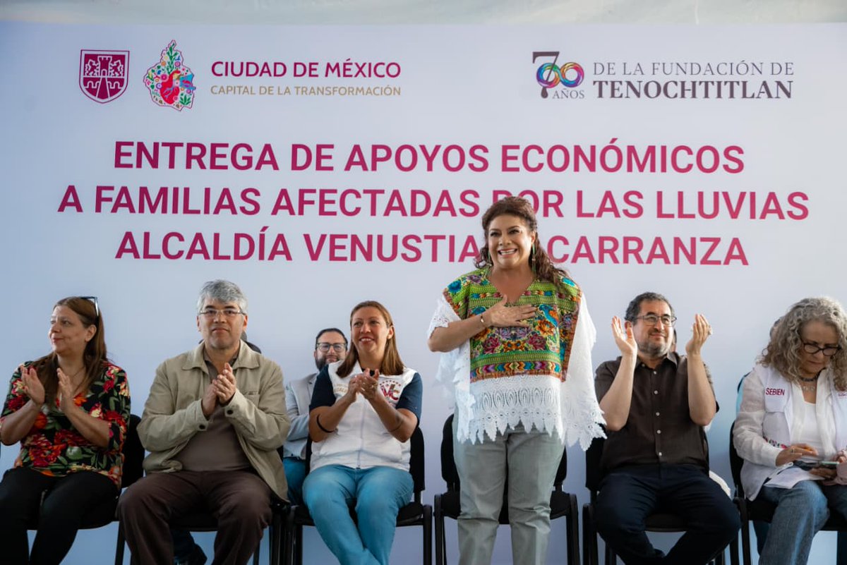 ClaraBrugadaM's tweet image. Desde el primer minuto de la emergencia por las lluvias hemos estado presentes recorriendo la zona, realizando censos y brindando apoyo con comida y resguardo. Hoy regresamos con ayuda directa porque las familias no están solas, cuentan con sus gobiernos y con la alcaldesa…