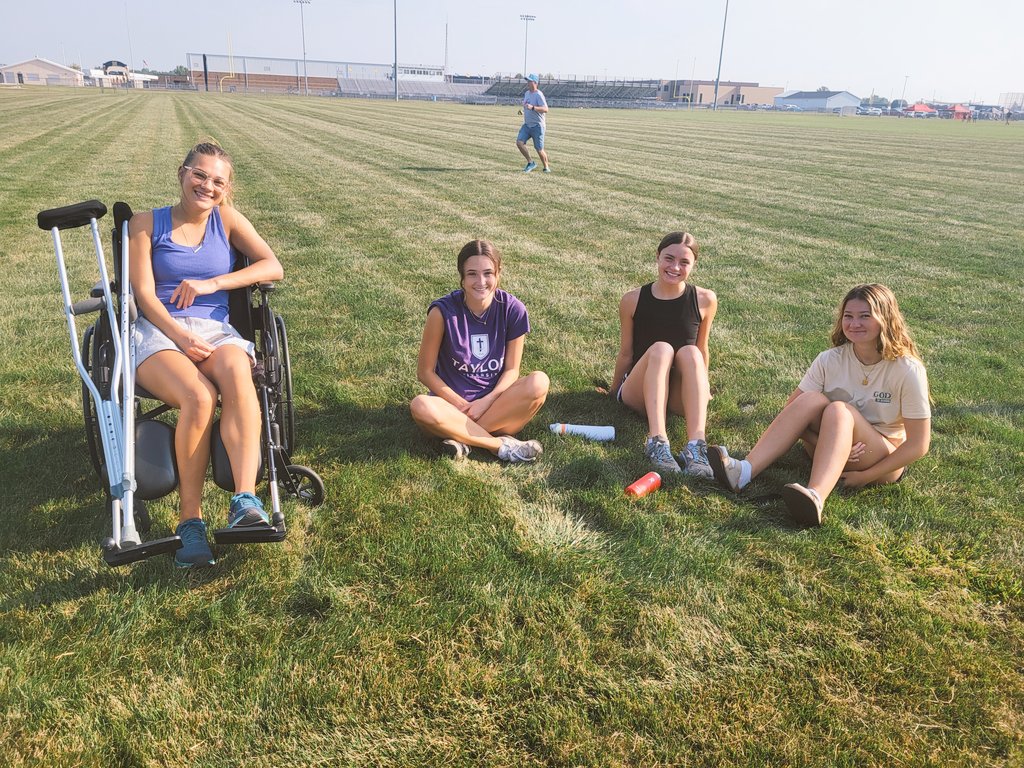 NHSCC1's tweet photo. Lady Knights finished 2nd at the Bob Dahl Invite today. A great start to the season with a couple of solid groups pushing together! Shout out to the best timers there are and to our amazing cheer section! Well done ladies, now you rest. https://t.co/4lsxV9uZ6h