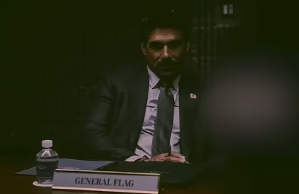 tvchips's tweet image. Hey @JamesGunn ...what's so important about Rick Flags briefcase that you showed 2 separate close ups of it...(thanks in advance and sorty of youve already answeredthis somewhere else). #DCU #Superman #JamesGunnQuestions