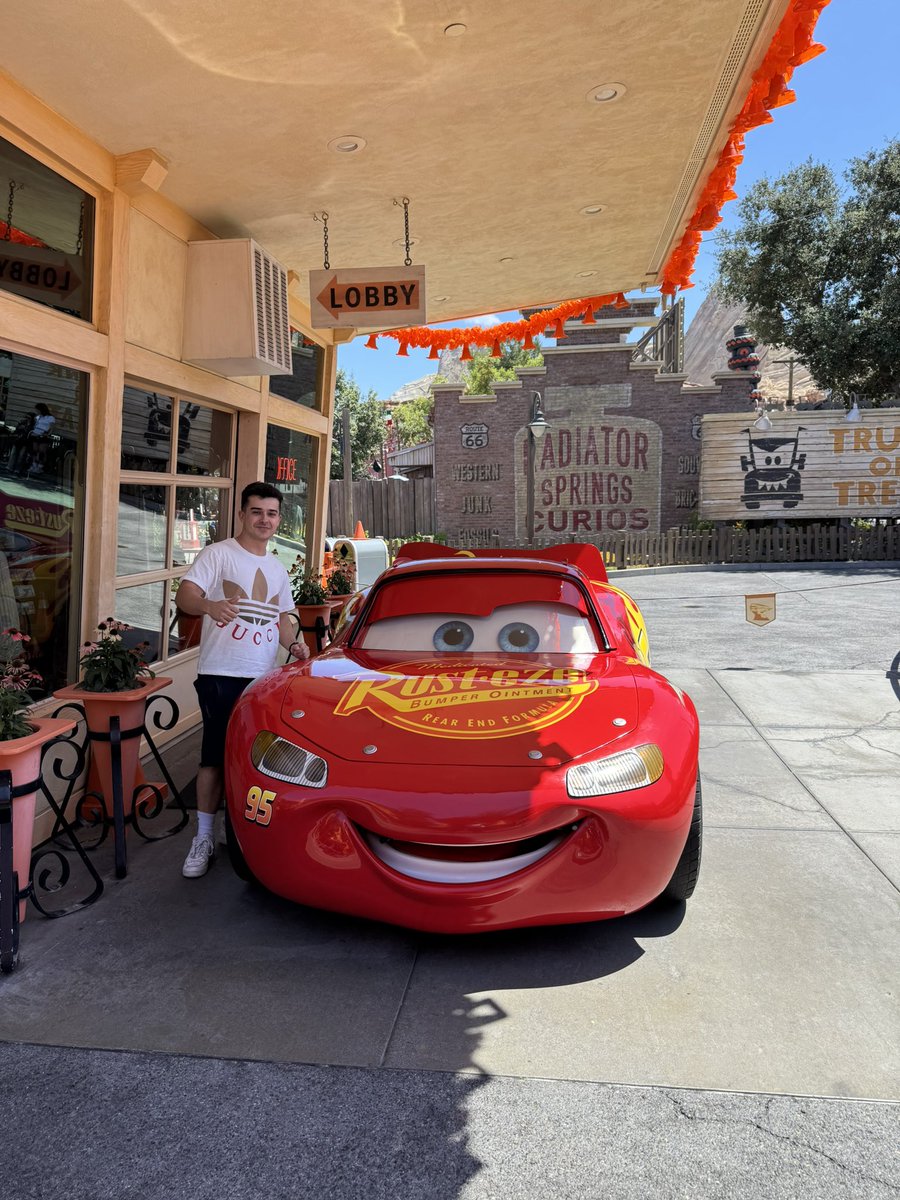 A todos mis haters les tengo malas noticias: he conocido al verdadero e inigualable Rayo Mcqueen.