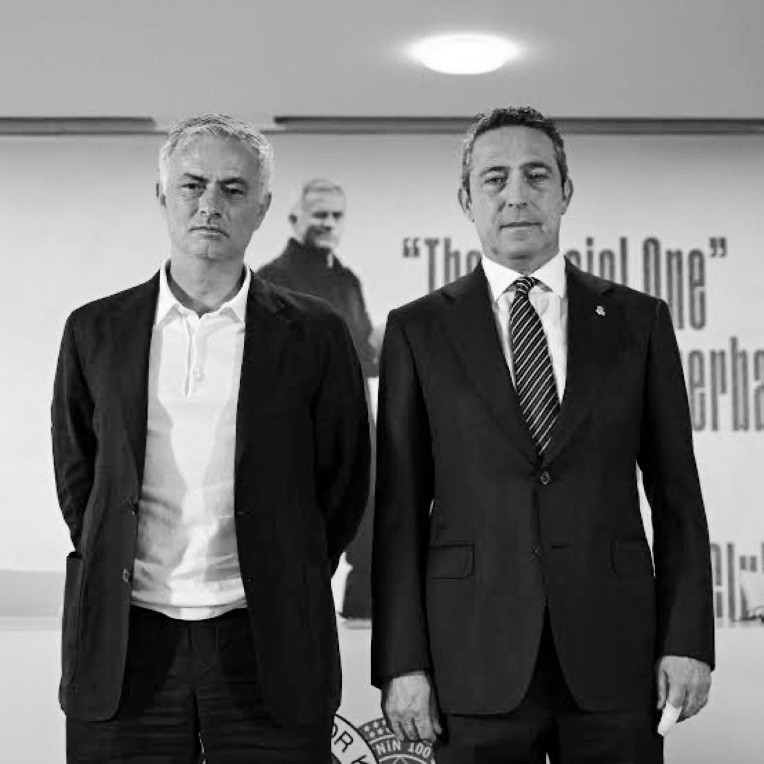 Serhat (@serhatbayrkc) on Twitter photo Sizlerin karşısında yer almak boynumuzun borcu. Derdi Fenerbahçe arması olan kim varsa onun saflarında olacağız sizler GİDECEKSİNİZ.
Koca maçta tek isabetli şutun kaçan penaltı… <a href="/Fenerbahce/">Fenerbahçe SK</a> Sizlerin karşısında yer almak boynumuzun borcu. Derdi Fenerbahçe arması olan kim varsa onun saflarında olacağız sizler GİDECEKSİNİZ.
Koca maçta tek isabetli şutun kaçan penaltı… <a href="/Fenerbahce/">Fenerbahçe SK</a>