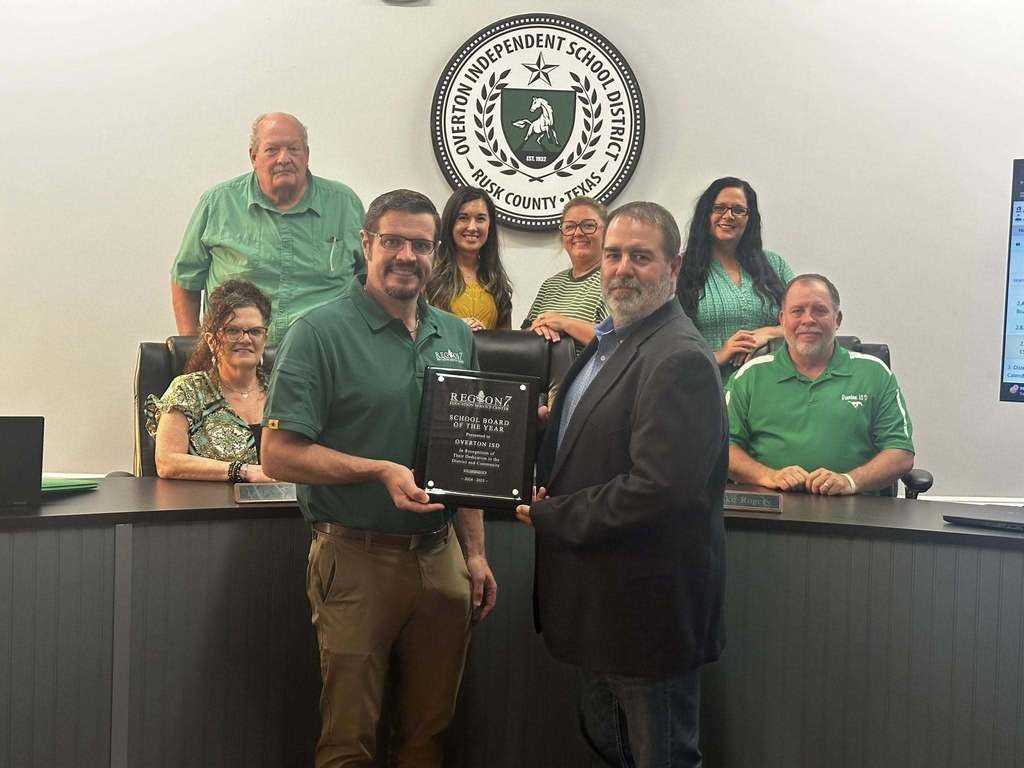 Congratulations to the Overton ISD Board of Trustees! On August 11, 2025, they were officially recognized by Region 7 ESC Deputy Director Dr. Drew Howard as the Region 7 School Board of the Year. They will be honored as a Regional Honor Board at txedcon25 in September.