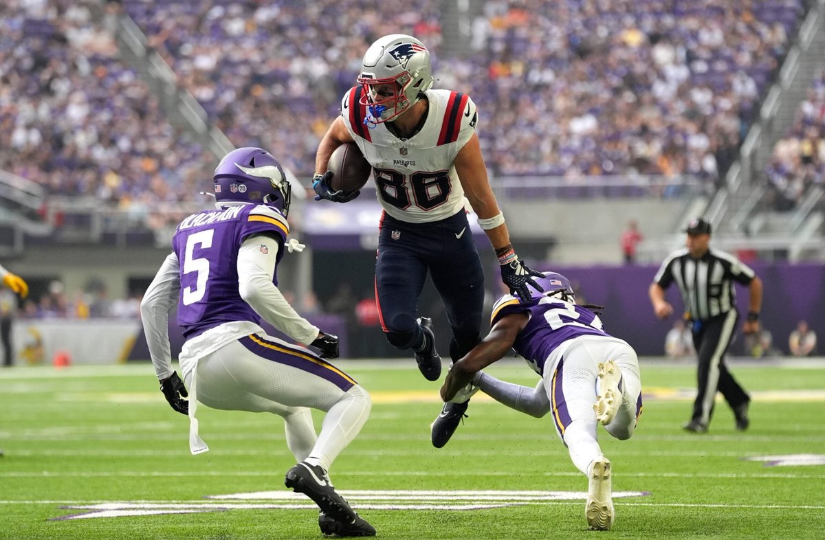 Carlos A. Lopez (@lostalkspats) on Twitter photo Eliot Wolf says #Patriots rookie WR Efton Chism meets with WRs coach Todd Downing at 5am every single day.
“He’s in there every day with Todd Downing at like 5 o’clock in the morning. The fruits of his labor are paying off here… We’re excited about him.”
(✍️ <a href="/ByMarkDaniels/">Mark Daniels</a>) Eliot Wolf says #Patriots rookie WR Efton Chism meets with WRs coach Todd Downing at 5am every single day.
“He’s in there every day with Todd Downing at like 5 o’clock in the morning. The fruits of his labor are paying off here… We’re excited about him.”
(✍️ <a href="/ByMarkDaniels/">Mark Daniels</a>)
