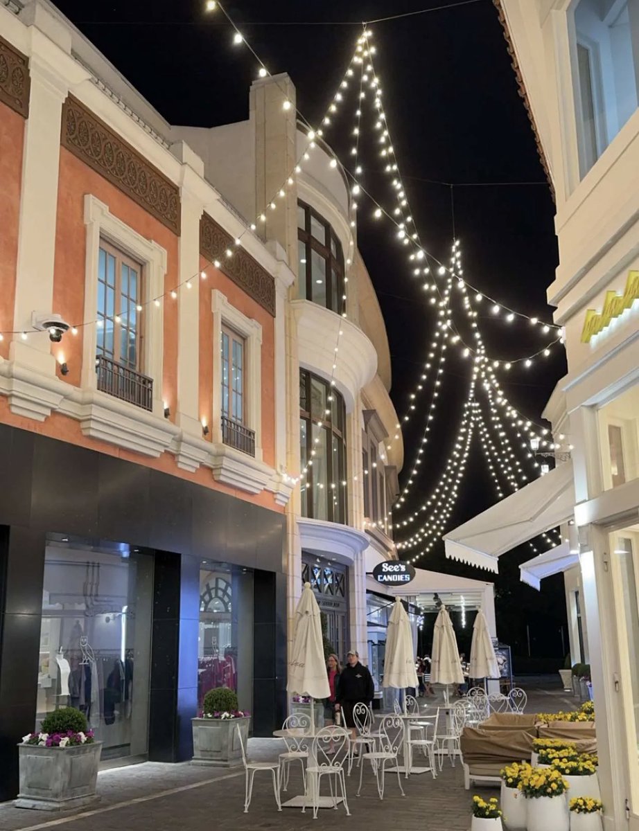 The Grove
حيث النَظَرات تُخلّد أكثر من الصور.