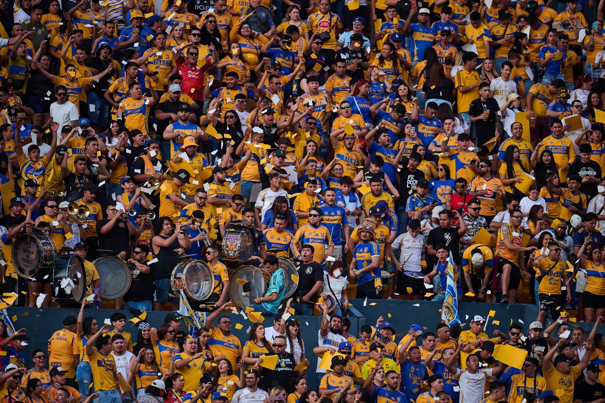 TigresOficial's tweet photo. 🚨 OJO, INCOMPARABLES 🚨

🏟️ Si vienes esta noche al Volcán, considera que habrá eventos alternos al estadio, toma tu tiempo y evita filas.

🚕 Te recomendamos llegar en taxi, auto compartido o en transporte público. https://t.co/vo7on8XR2W