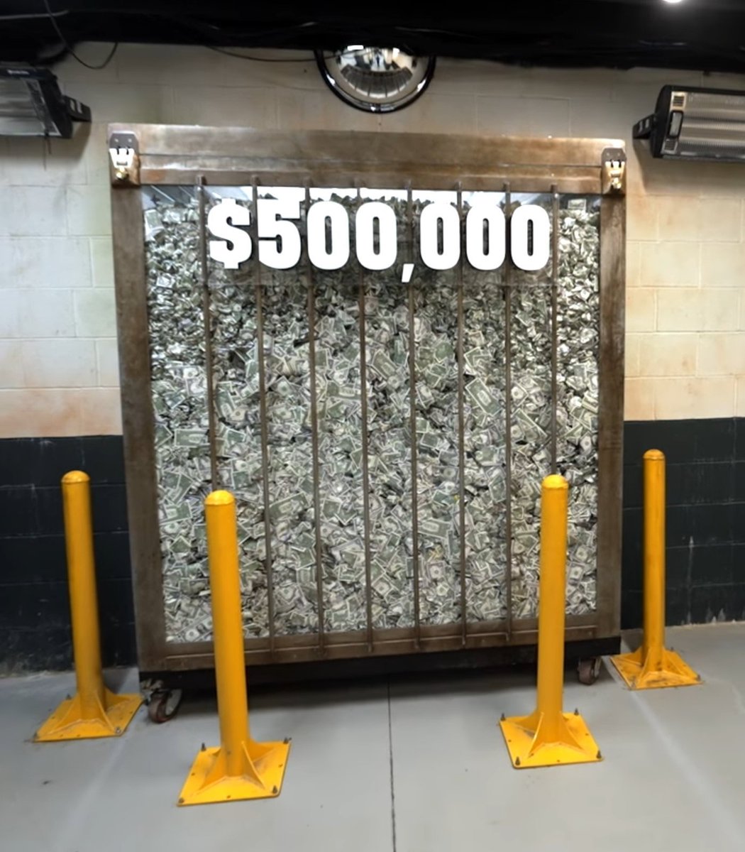 "MrBeast"  

Porque encerró a un delincuente convicto y a un oficial de policía juntos en la cárcel durante 100 días.

Se suponía que dividirían el premio de $500,000 al final, pero también le dio a cada hombre la opción de robarle todo el dinero a su compañero de celda y dejarlo