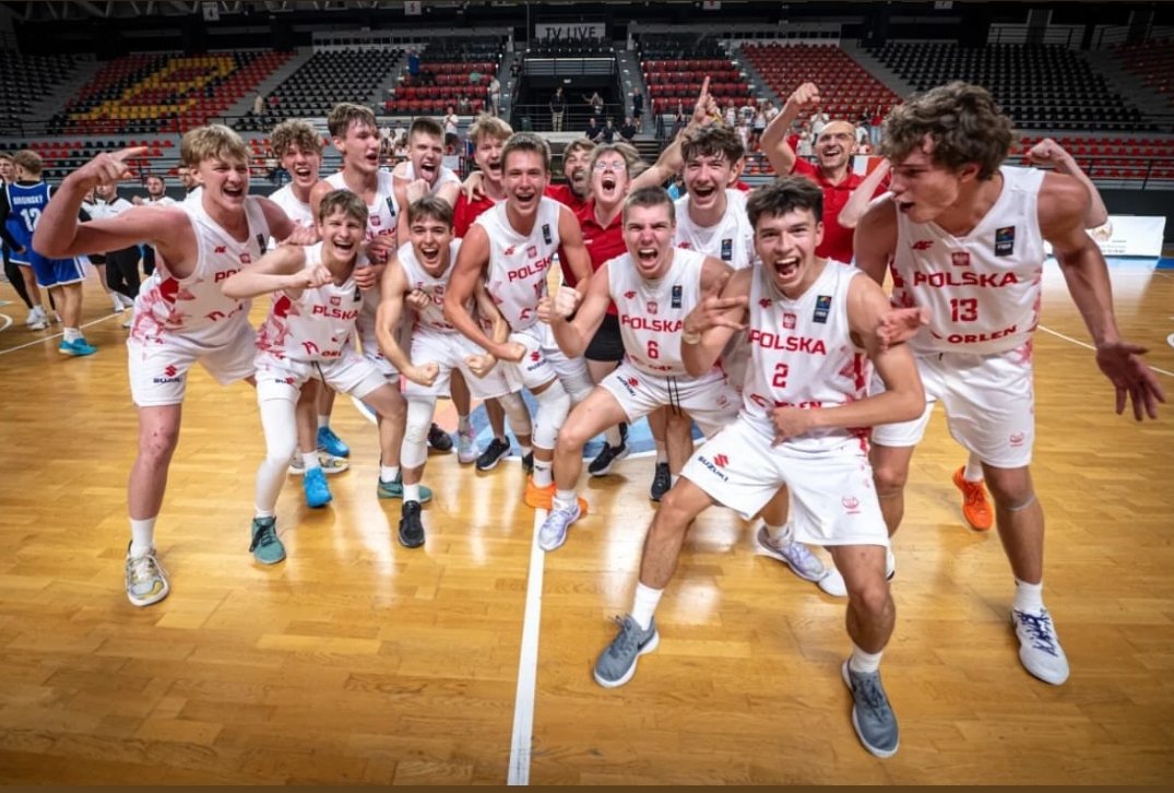Wilku WATAHA (@tomekwataha) on Twitter photo NIEPOKONANI 🇵🇱🏆💪🔥
Polska z bilansem 8:0 wygrywa Eurobasket U16 dywizji B. W kadrze nasi ludzie: Kapitan ANTEK MAJCHEREK (w finale 17 pkt, 7 zb. 6 as.) i II trener Wojtek Boblewski. Gratulacje Panowie🤝
<a href="/KingWilki/">KingWilki</a> <a href="/KingiiSzczecin/">King II Szczecin</a>
<a href="/KoszKadra/">KoszKadra</a> <a href="/Miasto_Szczecin/">Miasto Szczecin</a>
#koszkadra #plkpl NIEPOKONANI 🇵🇱🏆💪🔥
Polska z bilansem 8:0 wygrywa Eurobasket U16 dywizji B. W kadrze nasi ludzie: Kapitan ANTEK MAJCHEREK (w finale 17 pkt, 7 zb. 6 as.) i II trener Wojtek Boblewski. Gratulacje Panowie🤝
<a href="/KingWilki/">KingWilki</a> <a href="/KingiiSzczecin/">King II Szczecin</a>
<a href="/KoszKadra/">KoszKadra</a> <a href="/Miasto_Szczecin/">Miasto Szczecin</a>
#koszkadra #plkpl