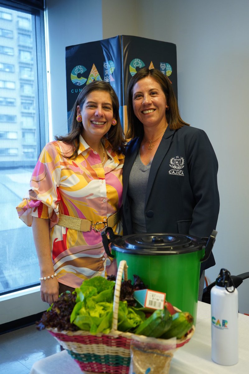 ¡La espera pronto terminará, los jurados ya dieron su veredicto!⏳
Ya tenemos nuestros finalistas de los Premios Ambientales CAR 2025. 🍃🙌🏻

23 finalistas en 7 categorías se preparan para brillar este 9 de septiembre en nuestra #CumbreAmbiental2025 🏆

Gracias a los 340 inscritos