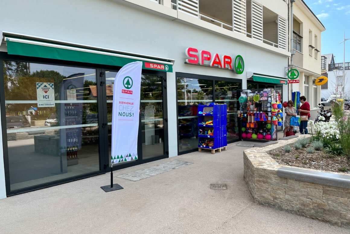 CryptoastMedia's tweet photo. 🇨🇭 L’enseigne Spar va accepter les paiements en cryptomonnaies dans 300 magasins en Suisse. https://t.co/VVkTWOLR0z