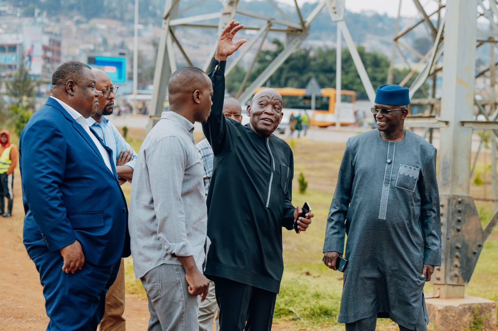 Earlier today, before joining survivors at the Hôtel des Mille Collines, former UNAMIR generals visited Nyabugogo a strategic junction connecting Byumba, the Southern Province, and Muhima.

During the visit, Brig. Gen. Faye recalled a harrowing moment from 1994: while escorting