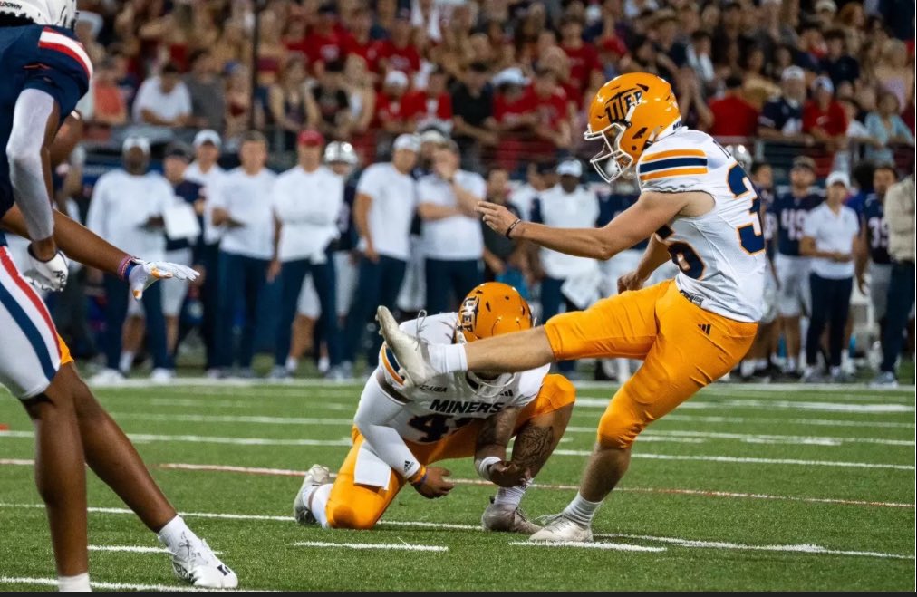 Boston_Stephens's tweet image. Excited for my game day visit with @UTEPFB. Thank you for the invite @Coach_Cotton713 

@CoachLeonardTX @Pistol_Pogue 
@CoachPoe04 @hunter_walling 
@coachseanriley