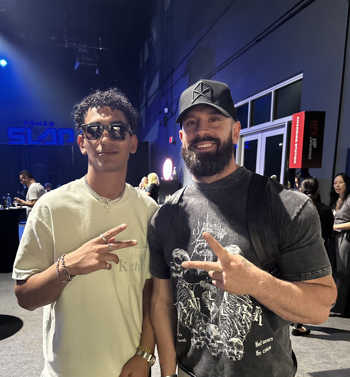 Atitty (@atitty_) on Twitter photo Shout out <a href="/BradleyMartyn/">Bradley Martyn</a>
I don’t have a reason, I just know he lost his pinky
Send him some love Shout out <a href="/BradleyMartyn/">Bradley Martyn</a>
I don’t have a reason, I just know he lost his pinky
Send him some love