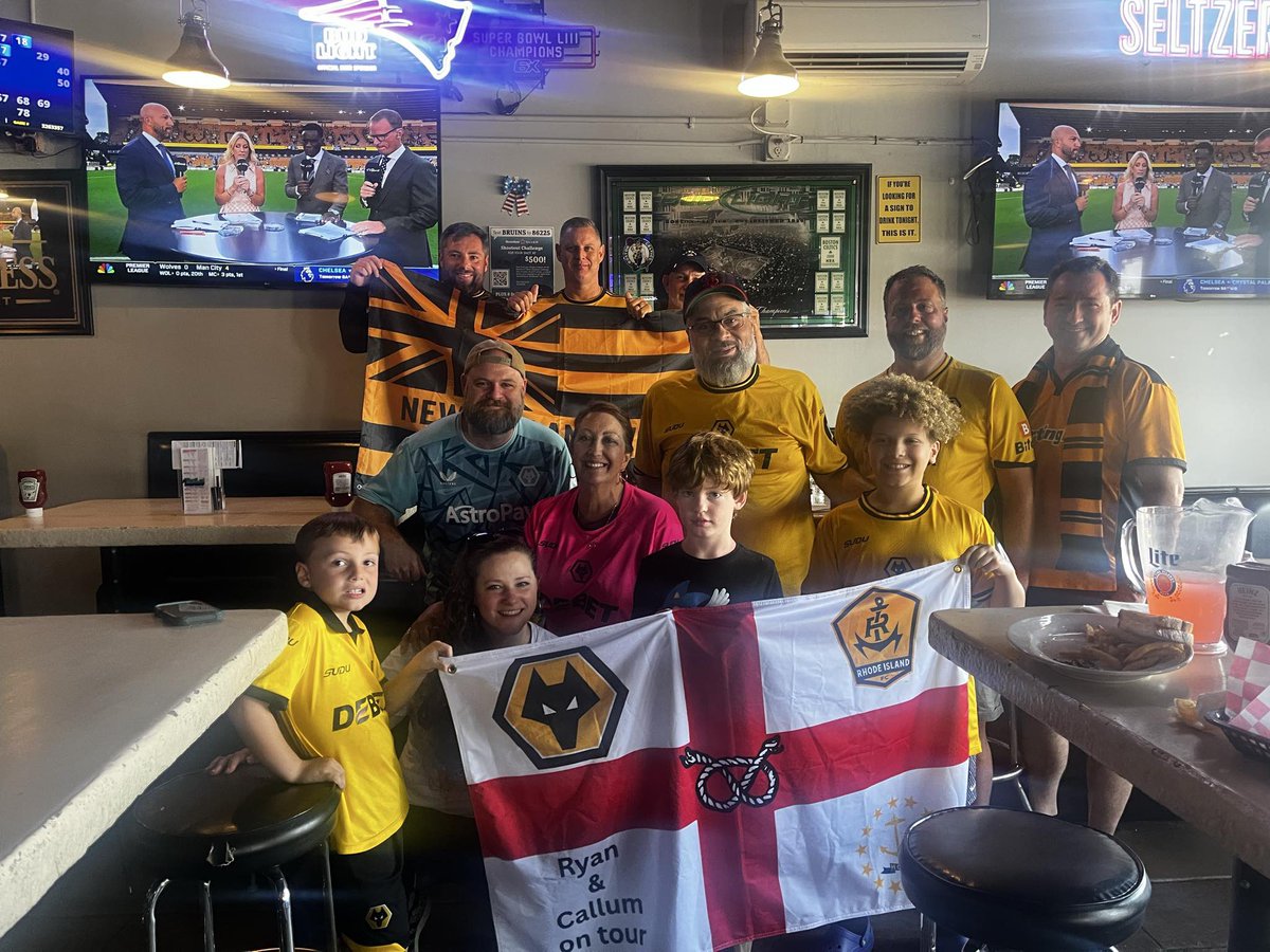 Ryan26Gray's tweet image. Game wasn’t fun but New England Wolves first official fan meet up was a huge success! Bit of a dream come true bringing people together to watch the Wolves play. #wearewolves #NEWOLVES #Wolvesusa #myplmornings #Wolves #wolvesaywe @wlwpod @WorldwideWolves @wolvesfancast @Wolves