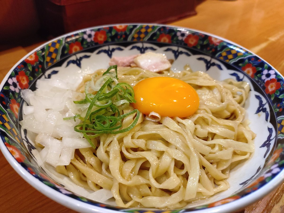 おはようございます！
本日は8:00〜20:00で通し営業です☀️

雲丹の冷し混ぜそばセット    15
たっぷり雲丹の混ぜそば    15
生青海苔の冷し煮干蕎麦    30
濃厚＆中華蕎麦    100ずつ
トリュフ鶏油和え玉    30

雲丹は昨日より少しだけ多くご用意できそうです💡
よろしくお願いいたします！

つきひ