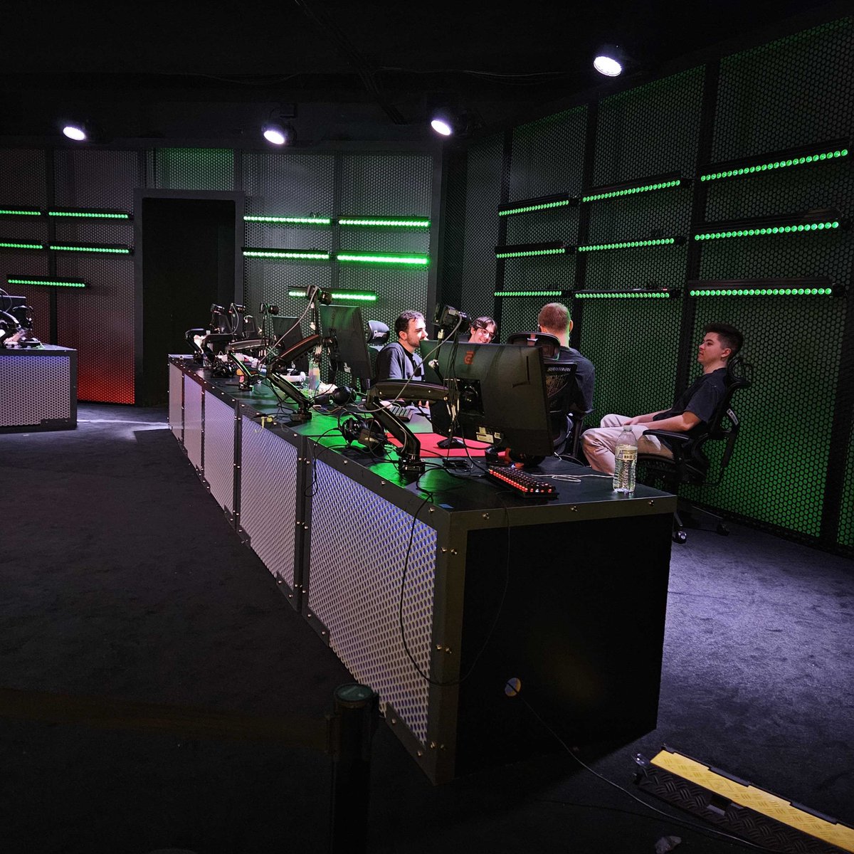 Localhost in Philadelphia (@localhostphilly) on Twitter photo And we're back with Wave 2 of #SiegeShowdown Philly!  
Groups A and B - good luck, have fun 🤝 And we're back with Wave 2 of #SiegeShowdown Philly!  
Groups A and B - good luck, have fun 🤝