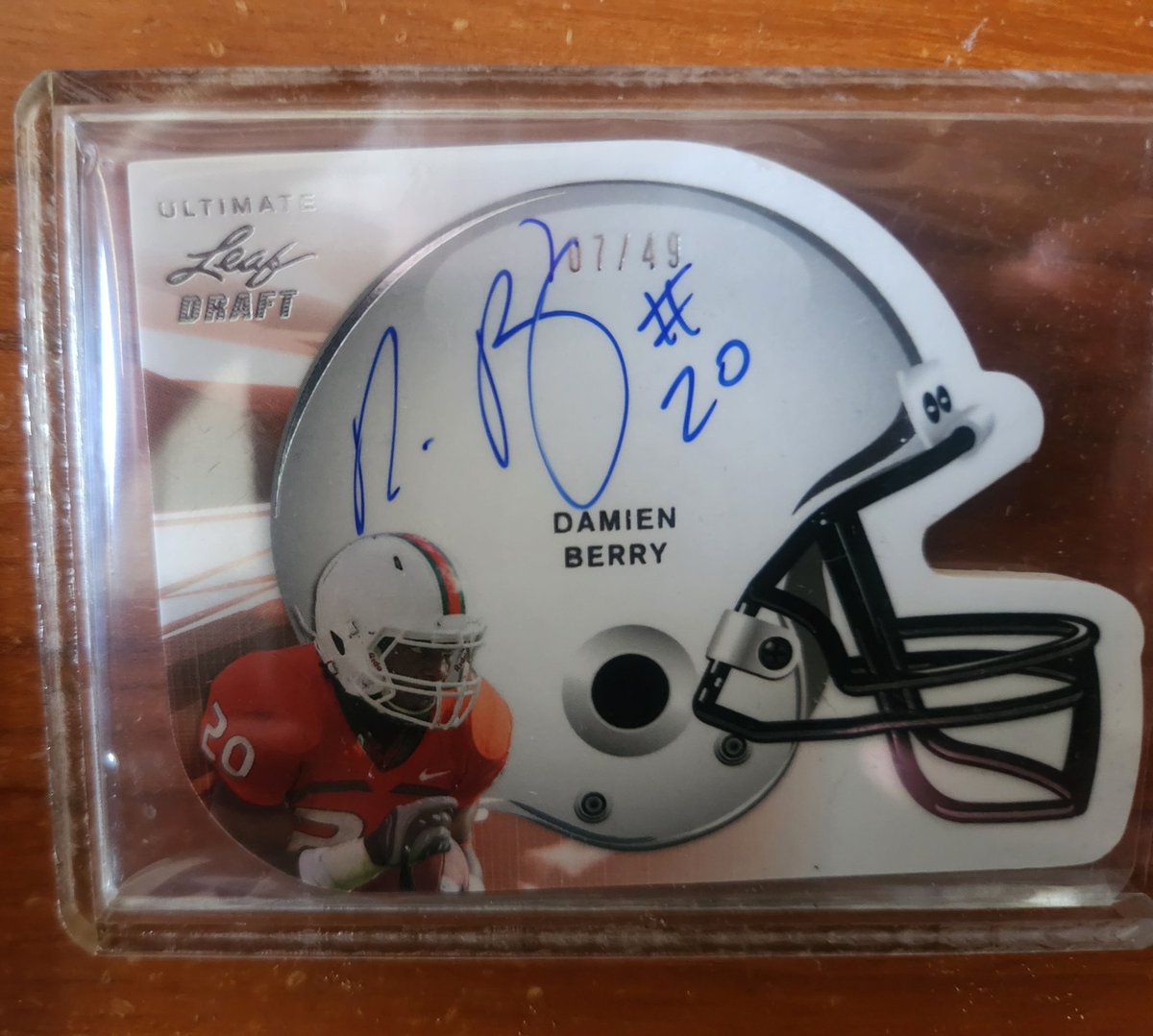 When it comes to father-son combinations at Miami, the Berry's are up there among the best. Damien was a hard charging, productive runner.  While his father Kenny was a starting defensive back in the late 80's on championship teams... #Canes #CaneCards