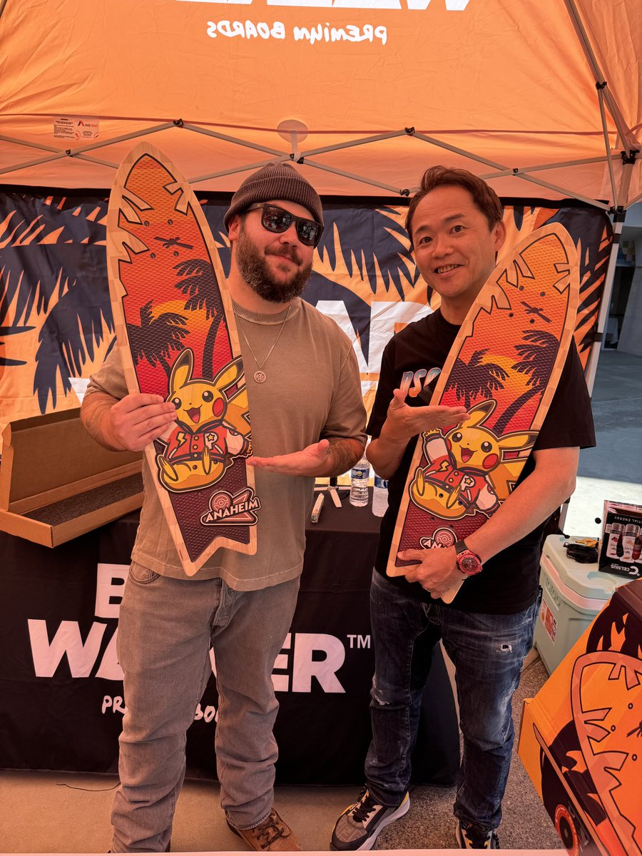 Junichi_Masuda's tweet image. 今年もベアウォーカーさんにお会いできた!
スケートボード🛹彼のボードは美しくてかっこいい!!
#Bearwalker #PikaPika #Pokemon #WCS2025 #pokemonworlds2025
#ポケモン世界大会2025
instagram.com/bearwalkeroffi…
