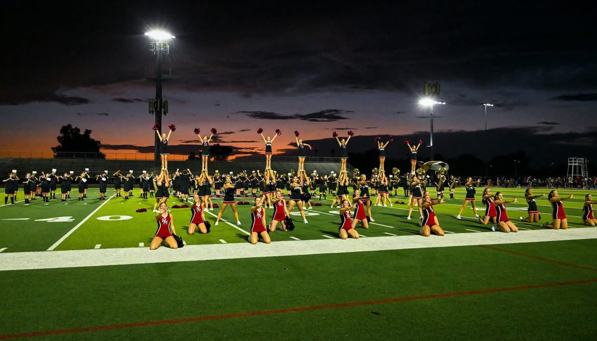 Community isn’t a sales pitch. Culture isn’t a buzzword! 
From the D1 recruit to the kid who’s never played a snap, every one made last night’s youth camp something very special! #RMTD #family #TheRMway #untraditional