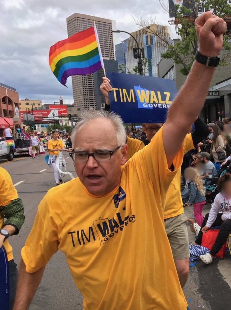 FoundAMoron's tweet image. Found one.