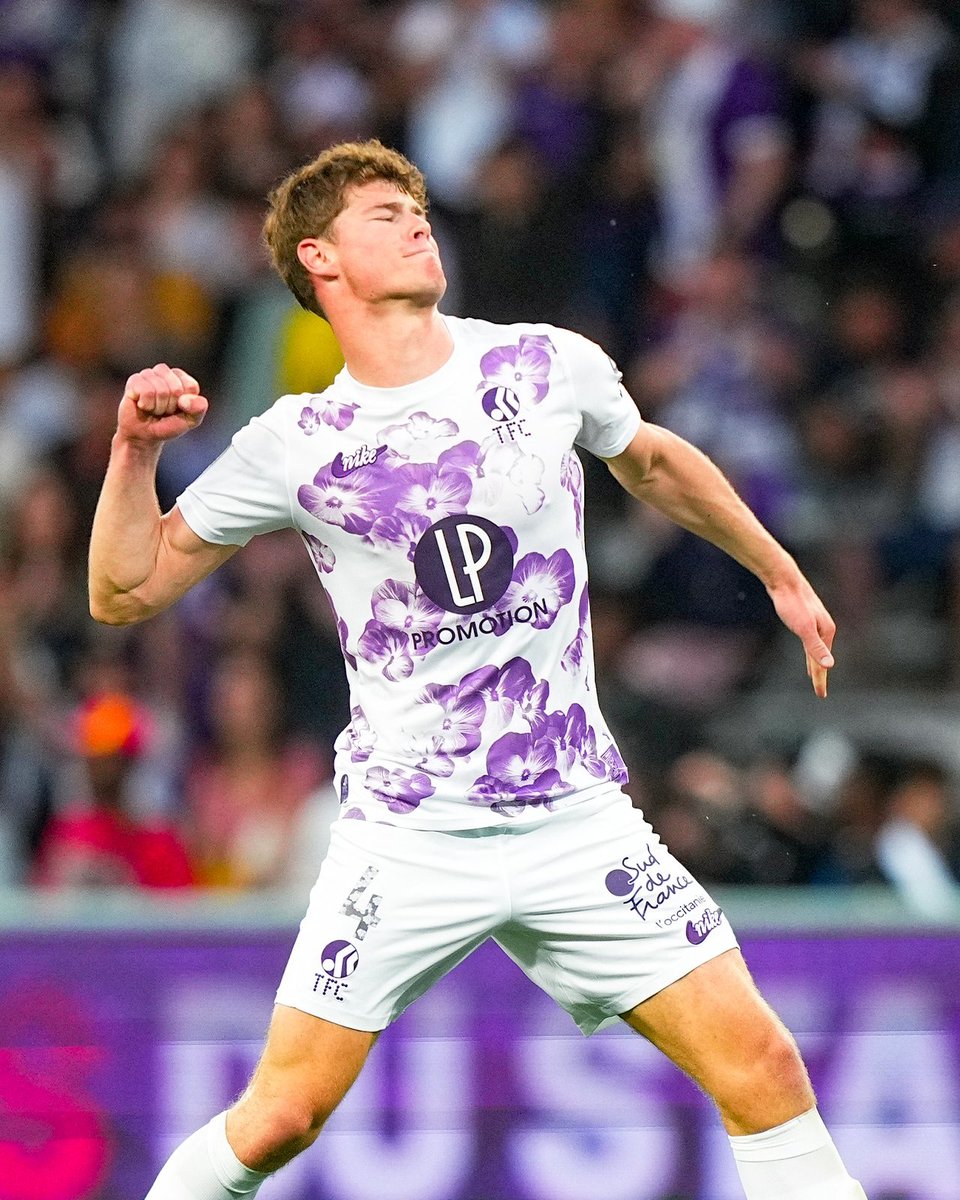 TFC Database (@tfcdatabase) on Twitter photo ๐๐๐๐๐๐๐๐ ๐๐๐๐๐๐๐๐๐๐๐๐๐๐
Charlie Cresswell ๐ด๓ ง๓ ข๓ ฅ๓ ฎ๓ ง๓ ฟ (23 ans)
๐35 matchs TCC avec le <a href="/ToulouseFC/">Toulouse FC</a> depuis 2024
โฝ๏ธ4 buts
๐ฏ2 passes dรฉcisives ๐๐๐๐๐๐๐๐ ๐๐๐๐๐๐๐๐๐๐๐๐๐๐
Charlie Cresswell ๐ด๓ ง๓ ข๓ ฅ๓ ฎ๓ ง๓ ฟ (23 ans)
๐35 matchs TCC avec le <a href="/ToulouseFC/">Toulouse FC</a> depuis 2024
โฝ๏ธ4 buts
๐ฏ2 passes dรฉcisives