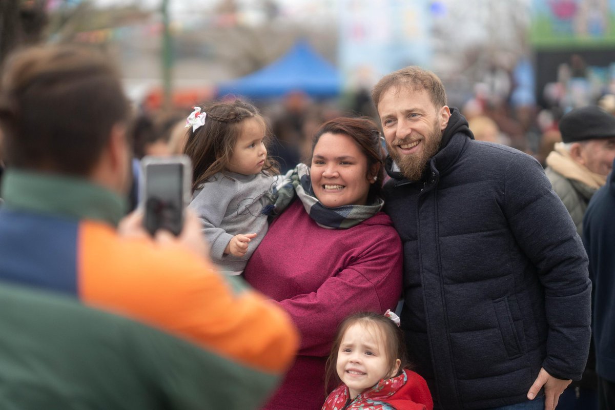 Mes de la Niñez en Comunidad 👧🏻👦🏻😍

Estuvimos con Sol en la Plaza Sargento Cabral de Centenario y en la Plaza Levalle de Banfield junto a familias que se sumaron a los festejos que organizamos desde el Gobierno de la Comunidad con los artistas e instituciones locales. Gracias