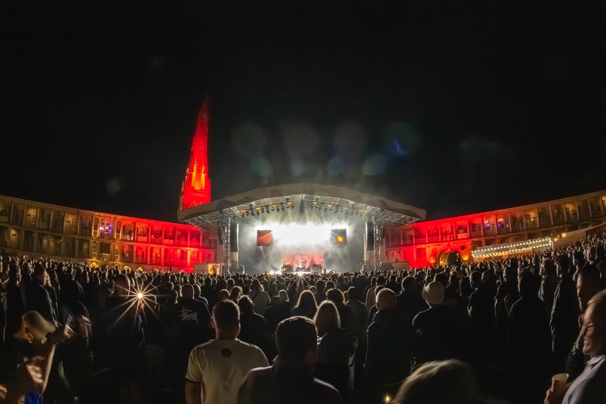Wow - that was a bit of alright wasn't it!
What a night at <a href="/TKMaxx_UK/">TK Maxx</a> presents Live at The Piece Hall with <a href="/SupergrassHQ/">Supergrass</a> celebrating 30 years of I Should Coco!
Thanks to the band and the amazing crowd who sung their hearts out.
The Piece Hall is back open tomorrow morning for the