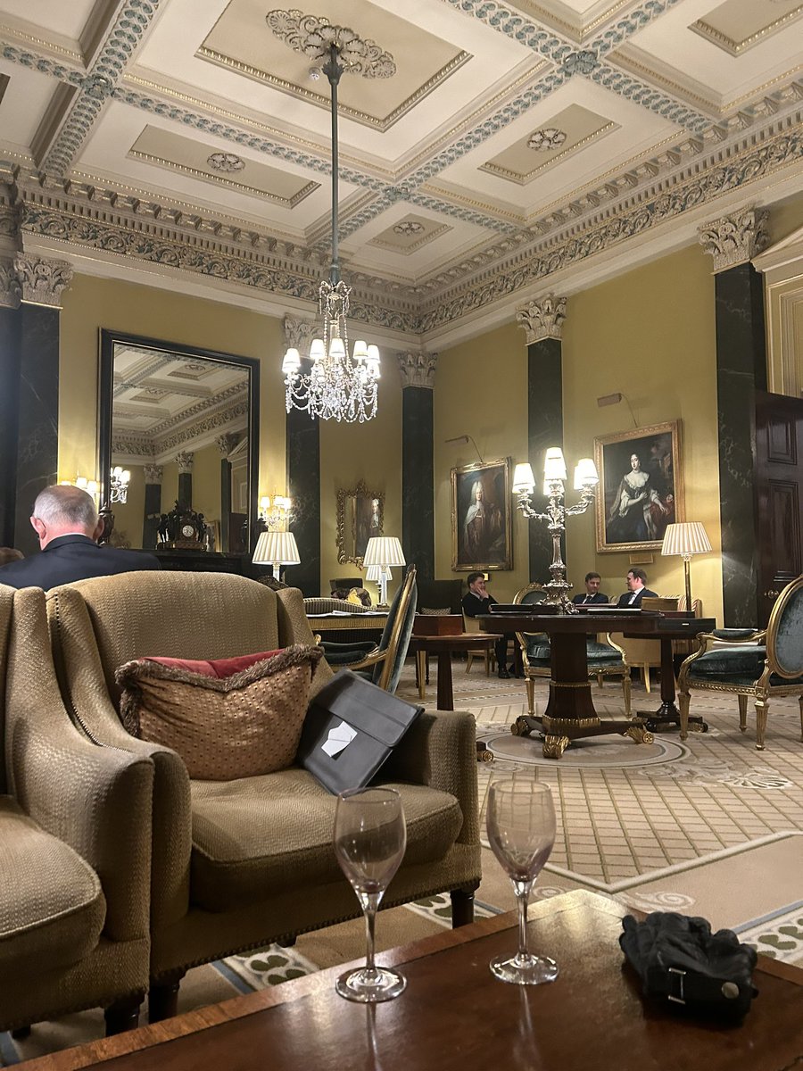 Been having some more meetings in London and decided to make use (again) of a colleagues membership of the famous Carlton Club, St James - there are some truly amazing venues packed full of history in our nations capital - and make meetings for our international guests memorable!