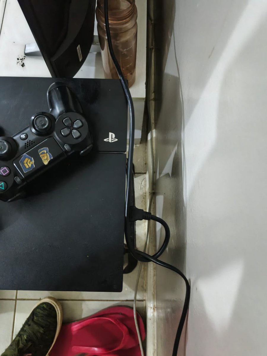 Ps4 Standard 500Gb for sale, comes with 2 controllers. 28,000 only. For buying  call 0722114736