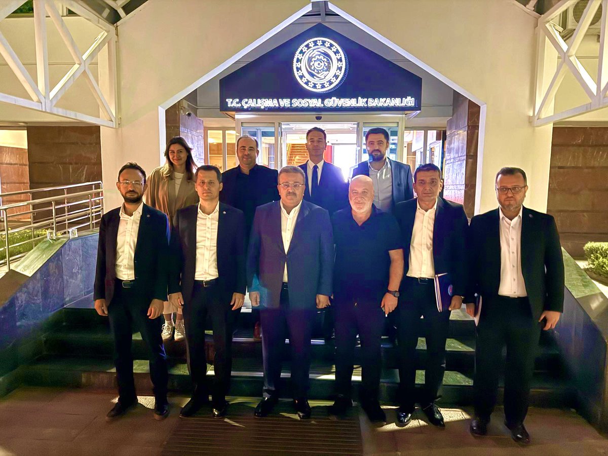 Faruk Özçelik (@farukozcelikgsb) on Twitter photo 📍Saat 00:35
Memur-Sen Genel Başkan Yardımcısı ve Enerji Bir-Sen Genel Başkanı Sayın Hacı Bayram Tonbul ve Ulaştırma Memur-Sen Genel Başkanı Sayın Dr. Kenan Çalışkan ve Yönetim Kurulu üyeleriyle Bakanlığımızda birlikteyiz…
<a href="/HBTONBUL/">HACI BAYRAM TONBUL 🇹🇷</a>
<a href="/Kenan__Caliskan/">Dr. Kenan Çalışkan</a> 📍Saat 00:35
Memur-Sen Genel Başkan Yardımcısı ve Enerji Bir-Sen Genel Başkanı Sayın Hacı Bayram Tonbul ve Ulaştırma Memur-Sen Genel Başkanı Sayın Dr. Kenan Çalışkan ve Yönetim Kurulu üyeleriyle Bakanlığımızda birlikteyiz…
<a href="/HBTONBUL/">HACI BAYRAM TONBUL 🇹🇷</a>
<a href="/Kenan__Caliskan/">Dr. Kenan Çalışkan</a>