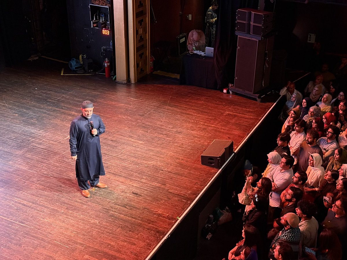 AdeelRanaNYC's tweet image. What an amazing turnout at Imam Khalid Latif’s #FareWelcome Celebration at the iconic #WebsterHall! The evening was filled with inspiring speakers and presenters who highlighted not only @KLatif’s journey, but also the struggles and successes of the Muslim community over the…