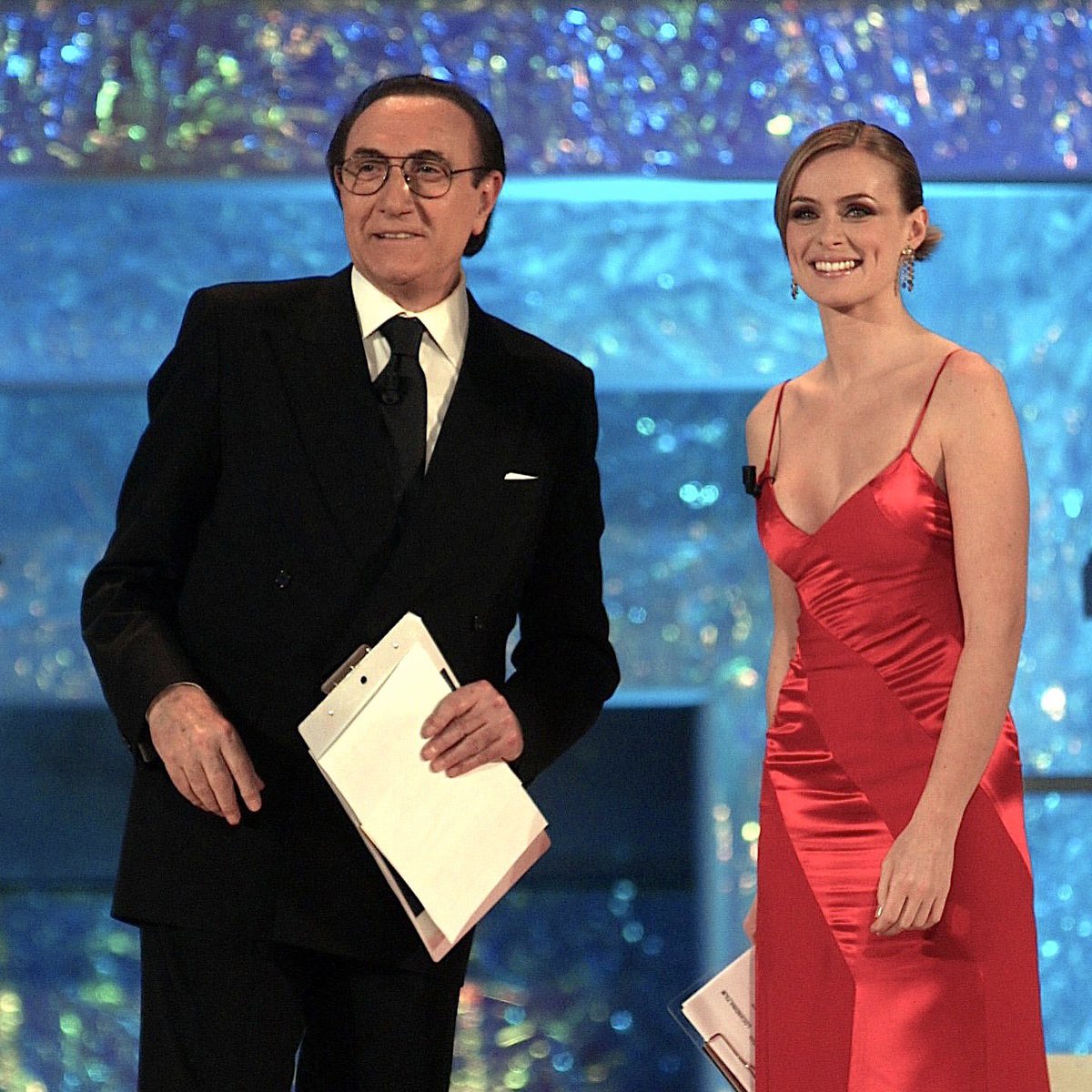 Pippo nella mia vita sei stato luce e guida, testimone prezioso dei miei momenti più belli.
Con te ho imparato che la vita va vissuta con impegno, eleganza, passione e rispetto.
La tua voce non smetterà di consigliarmi,
e i tuoi abbracci  continueranno a darmi calore e sicurezza.