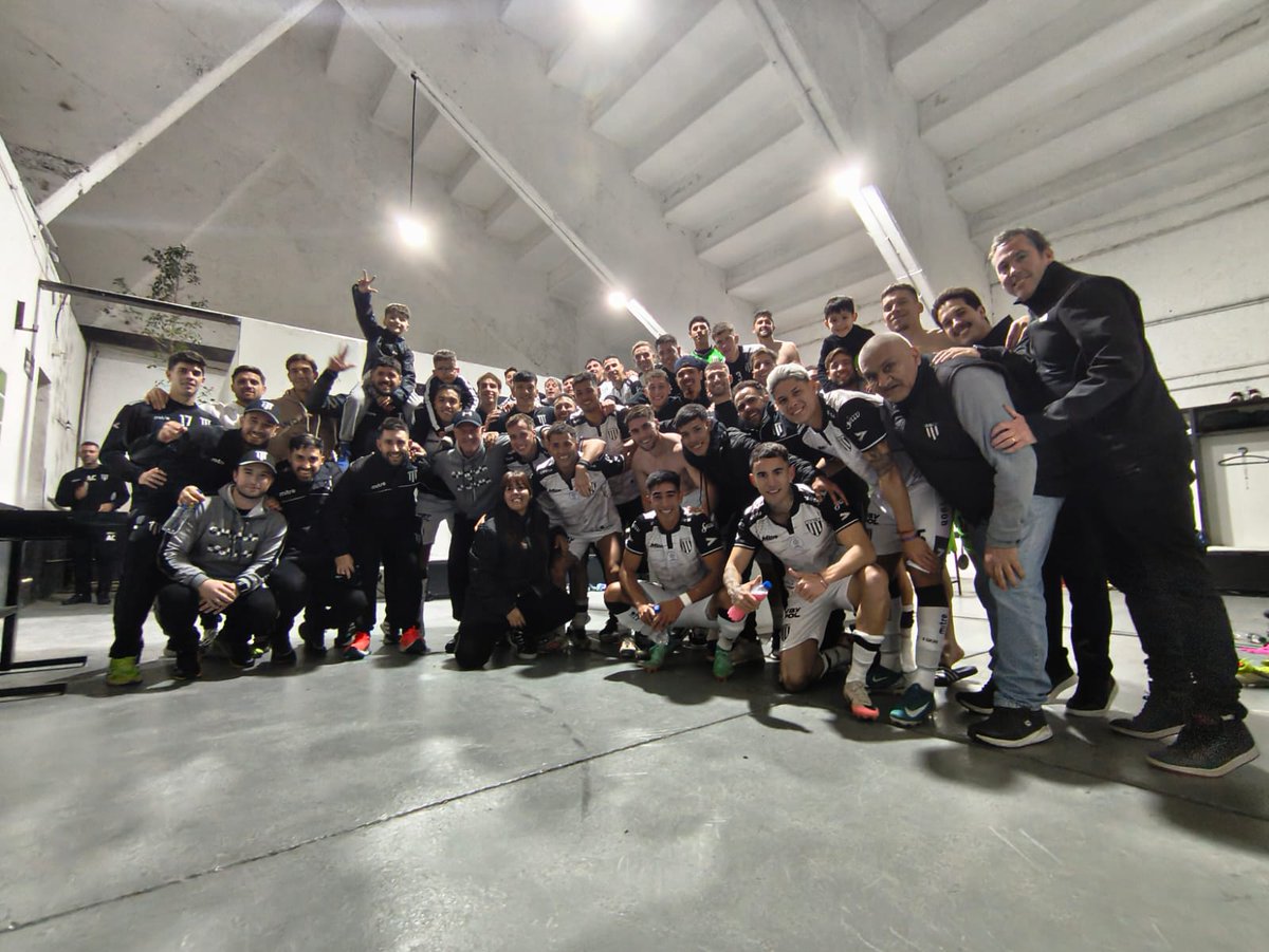 JSJSHDHSJAJA LE CHUPAN LA PIJAAA AL LOBO DEL PARQUEEEE