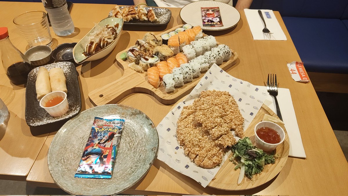 Hoy tocaba sushi y buena compañía  <a href="/Kranieel/">Kraniel ⚡</a>