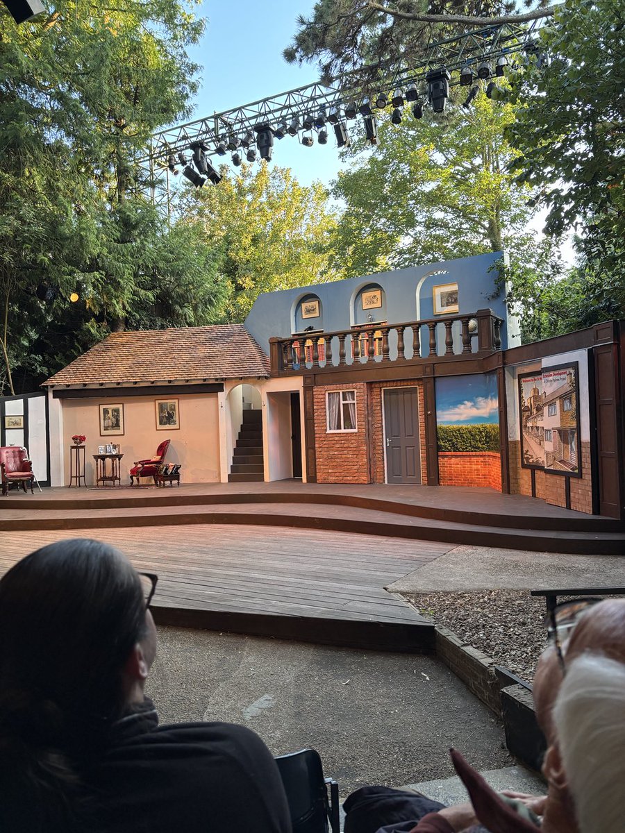 Enjoyed the beautiful open air theatre at Tolethorpe this evening, near Stamford. Beautiful setting and great performance of ‘The Mirror Crack’d’ . Looking forward to Macbeth next week with a group of friends and a shared picnic. If you’ve not been very much recommended. 🌞