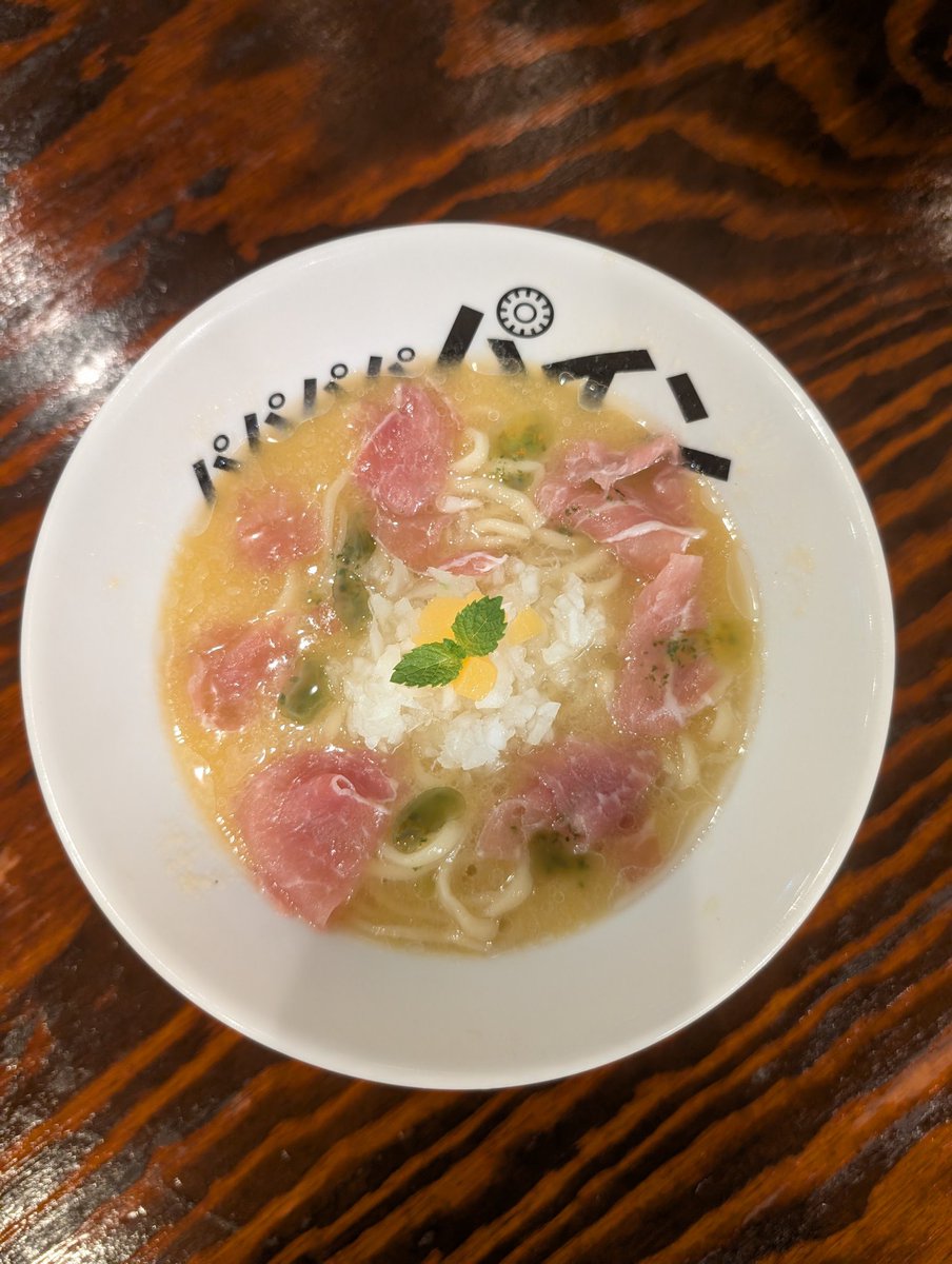 本日も

限定ラーメン

冷やし桃ラーメン

「ピピピピピーチ」

提供致します！

また
本日
8月17日は

「パイナップルの日」

ということで

なんとラーメンにパイナップルを入れた、パイナップルラーメンも提供致します！

ご来店お待ちしております！