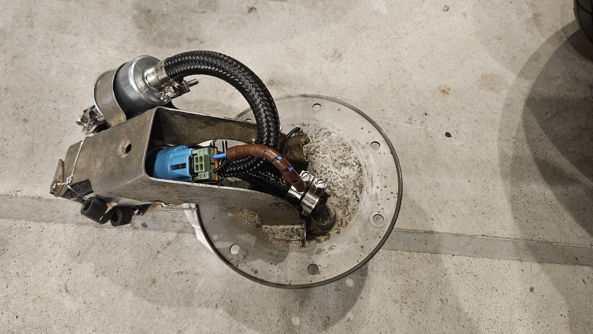 cait_____sith's tweet image. 朝活燃ポン✨
ワイヤリングもしてキモいくらいガチガチに組んでやったぜ、、これでダメならフルステンメッシュにしよ😎
#RC45