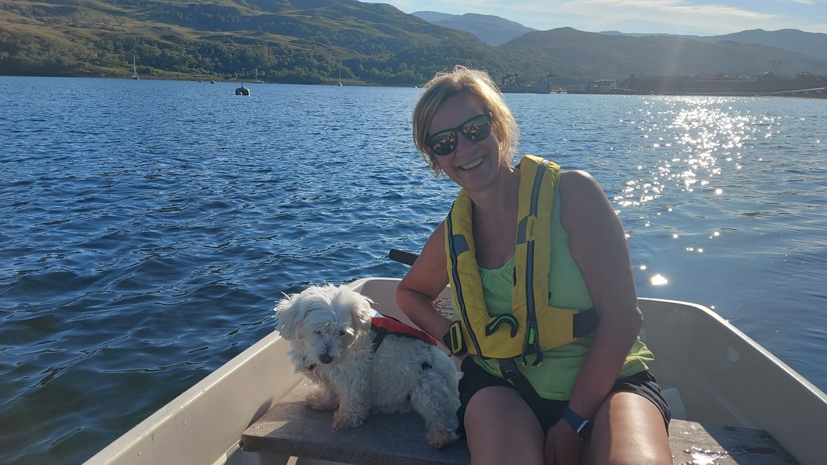 Great trip out ot the boat tonight to do some routine meintenance. Lovely watching the sun go down. And no midges out there!!