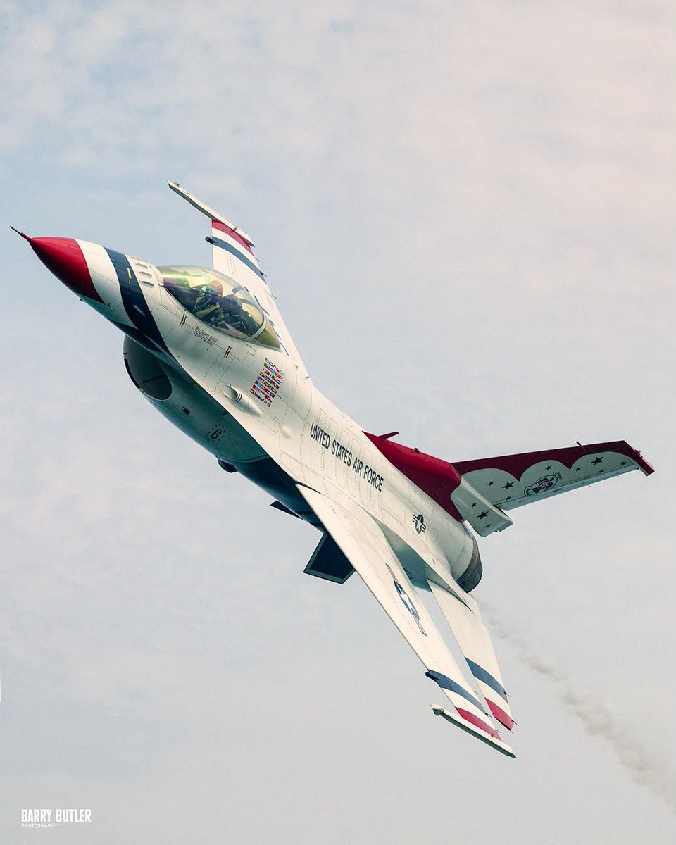 So close, I could have given the Thunderbirds pilot a high-five!   Today at the Chicago Air &amp; Water Show.  #chicago #news #airshow