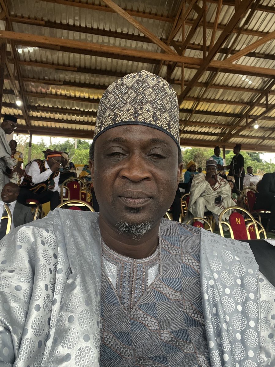 À l’invitation de sa Majesté Jacques Fame Ndongo II, Chef de Deuxième Degré du Groupement Bulu-Est I, installé et intronisé ce samedi 16 août 2025, j’ai pris part, en compagnie d’autres Collègues VC et Recteurs des Universités d’État, à cette double cérémonie  à Nkolandom.