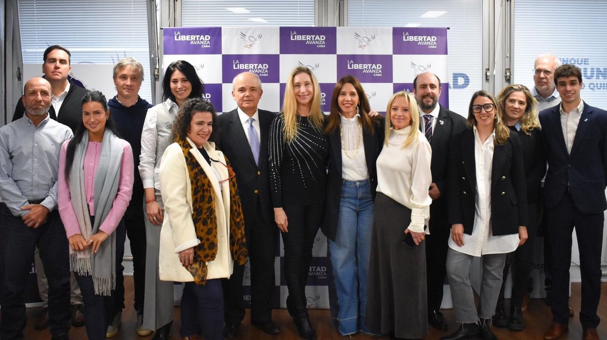 Pilar Ramírez (@pilarramirezmpr) on Twitter photo Siempre junto a <a href="/KarinaMileiOk/">Karina Milei</a> y <a href="/JMilei/">Javier Milei</a> por una Argentina libre 💜
¡Con La Libertad Avanza vamos a arrasar y pintar de violeta cada rincón del país para que nada frene el cambio profundo que lidera este gobierno! 🇦🇷 Siempre junto a <a href="/KarinaMileiOk/">Karina Milei</a> y <a href="/JMilei/">Javier Milei</a> por una Argentina libre 💜
¡Con La Libertad Avanza vamos a arrasar y pintar de violeta cada rincón del país para que nada frene el cambio profundo que lidera este gobierno! 🇦🇷