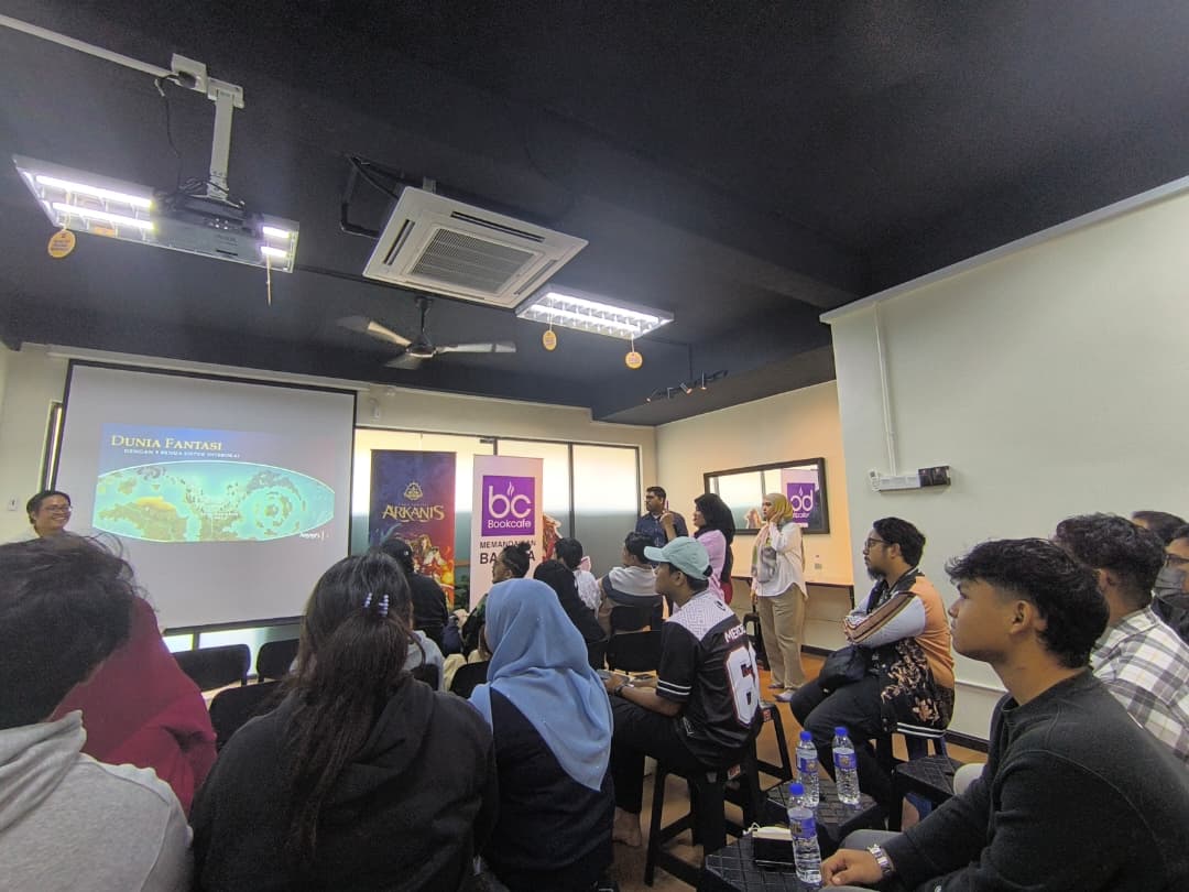 Arkanis The Best.

Konsep fiksyen game versi Nusantara ala² game Dungeon and Dragon masa up PS1, PS2 dulu.

Bila Hafiz explain pasal map game, memang rasa macam kita kat dalam map Arkanis. Ada karakter pelbagai makhluk Buana, Malak.

For Arkanis, the vision until 2030.