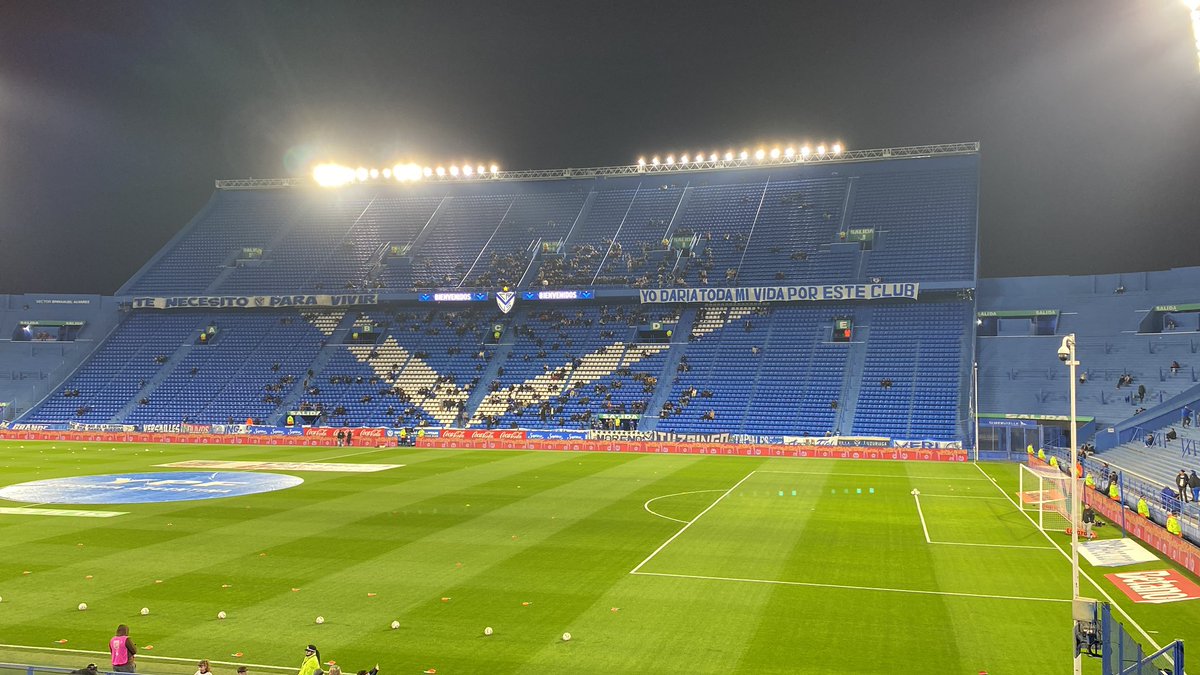 Ya estamos en el Amalfitani para la presentación del ROJO. 
Al término de Los Andes-Quilmes por <a href="/radiofmq/">Radio FMQ</a> 
#Independiente